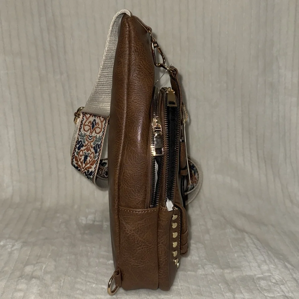 Brown Leather Crossbody Bag with Patterned Strap - Picture 5 of 13